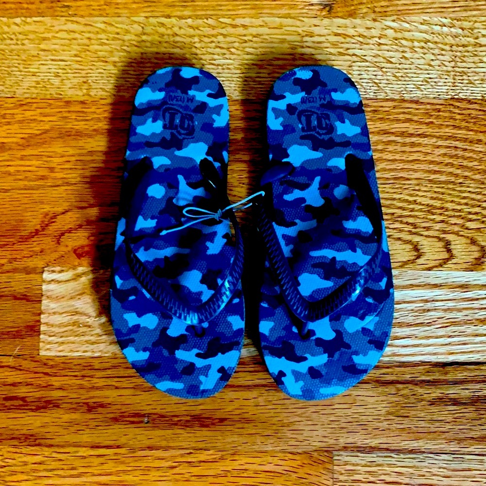 Grey Camo Flip Flops (Size:1)
